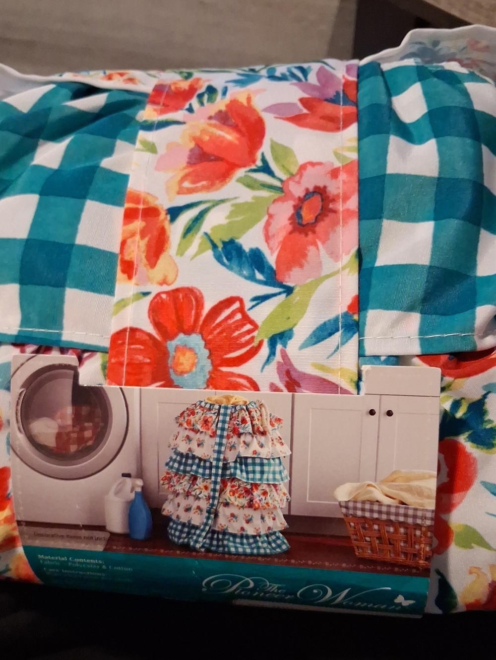 BNWT Pioneer Woman Ruffled laundry bag